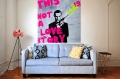 Bild 2 von Motiv James Bond This is not an love Story - Pink – by Felix von Altersheim  / (Größe) 80 cm x 80 cm 3 mm Silber Alu gebürstet inkl. Halterungen beigelegt