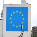 Bild 1 von Banksy Hommage 05 Dokumentation Kunstfotografien by Jo Paffy  / (Größe) 120 cm x 120 cm Gallery Print/Acrylglas/Alu Dibond/Fotopapier inkl. Halterungen vormontiert